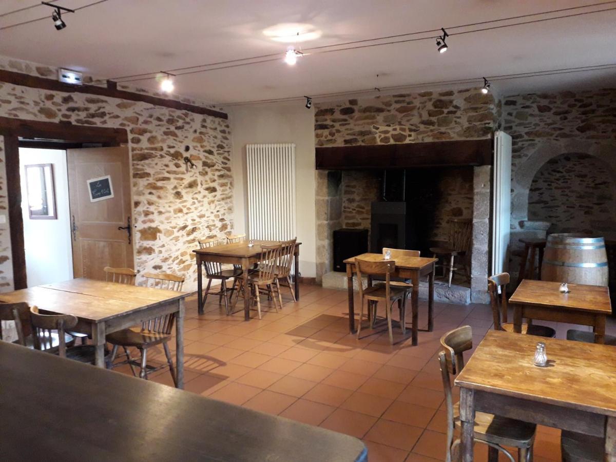 Le Tromp' L'Oeil Bed and Breakfast Vitrac  Buitenkant foto